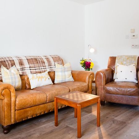 Mike'S 3-Bedroom Countryside Cottage アルネス エクステリア 写真
