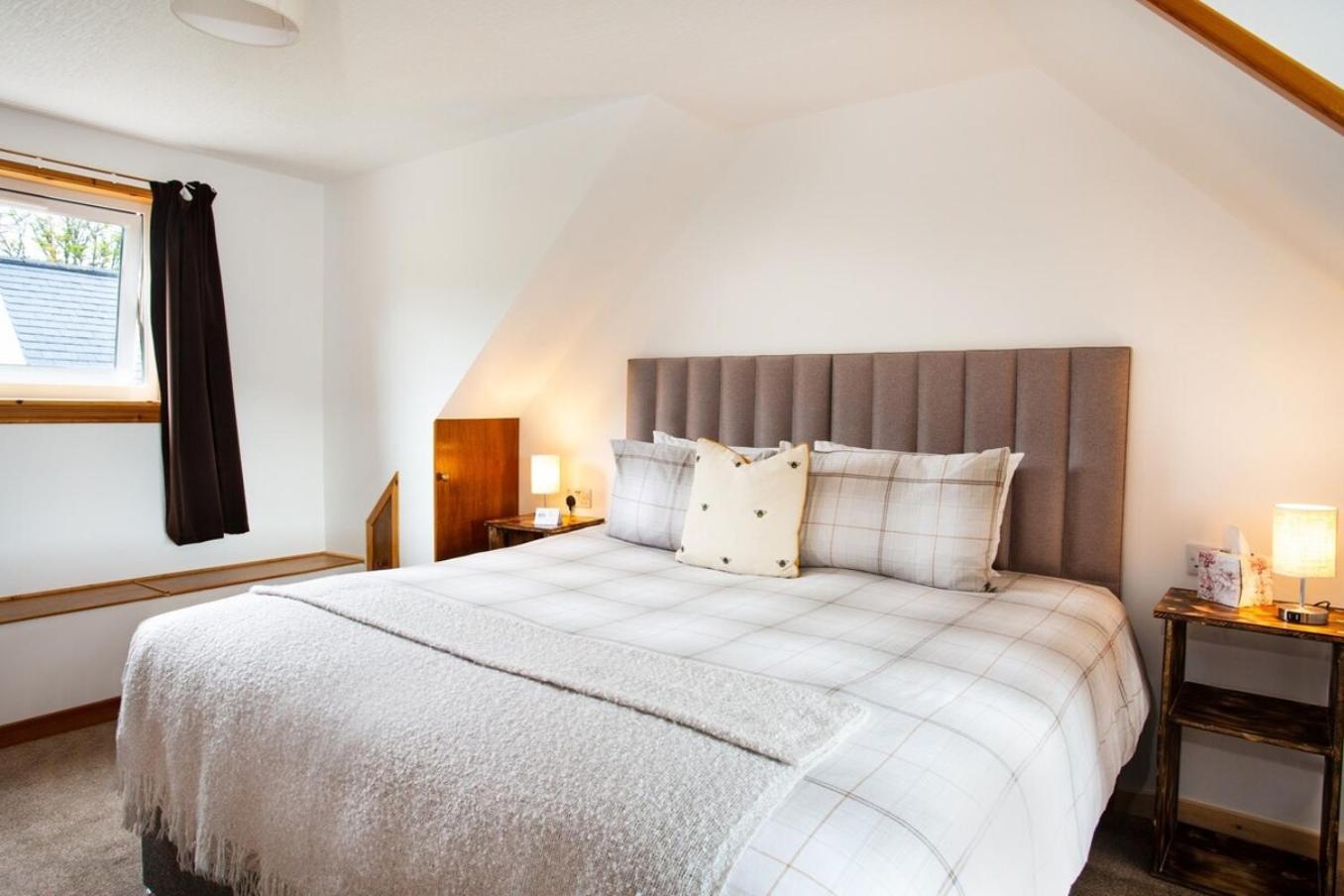 Mike'S 3-Bedroom Countryside Cottage アルネス エクステリア 写真