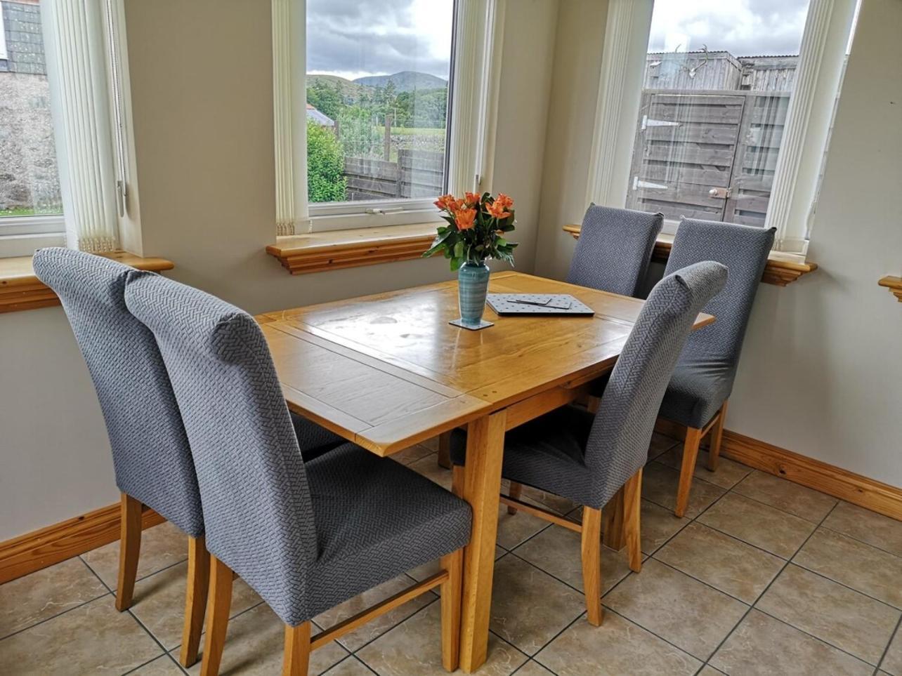 Mike'S 3-Bedroom Countryside Cottage アルネス エクステリア 写真