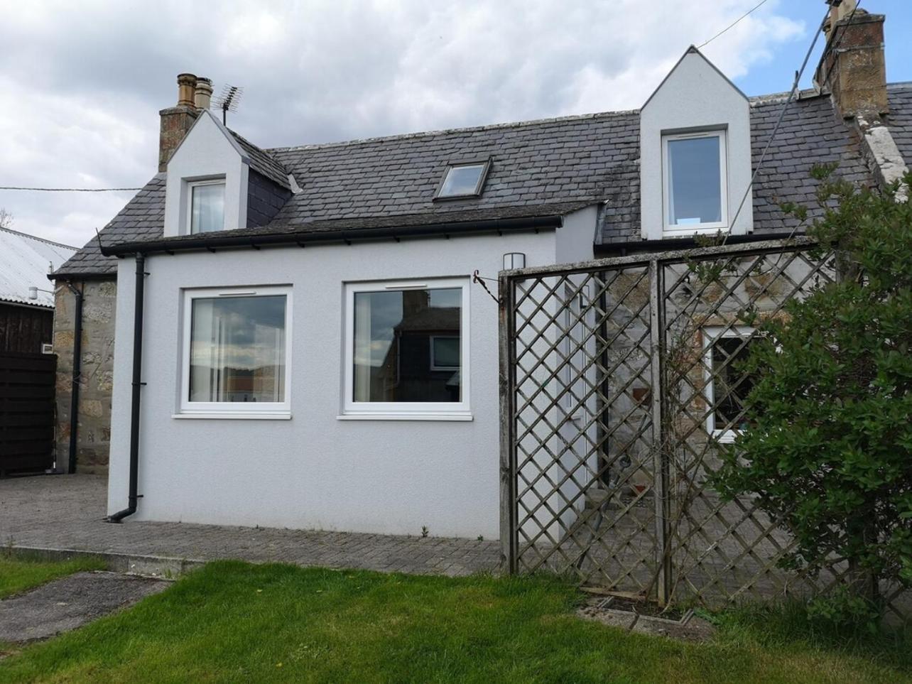 Mike'S 3-Bedroom Countryside Cottage アルネス エクステリア 写真