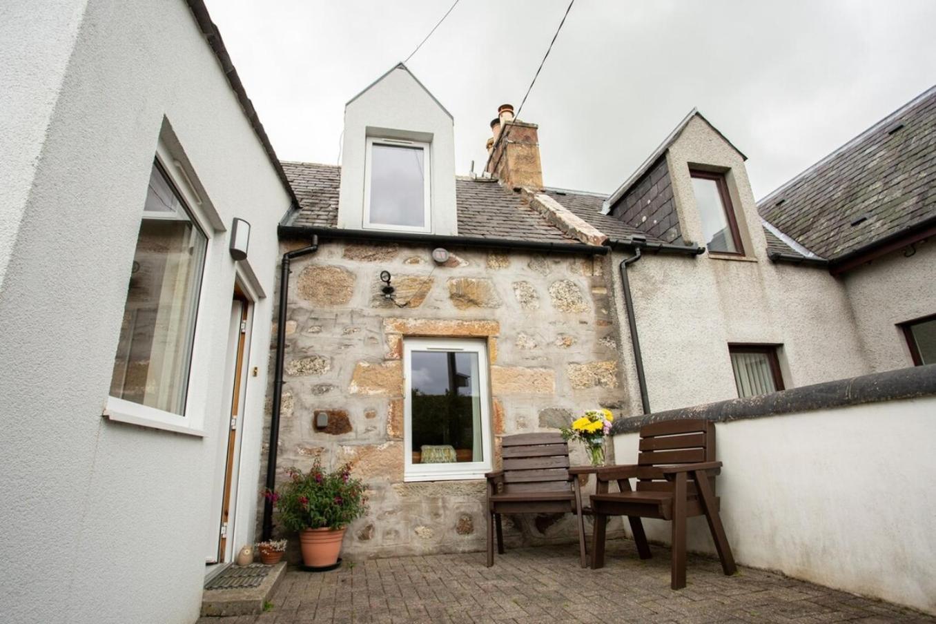 Mike'S 3-Bedroom Countryside Cottage アルネス エクステリア 写真