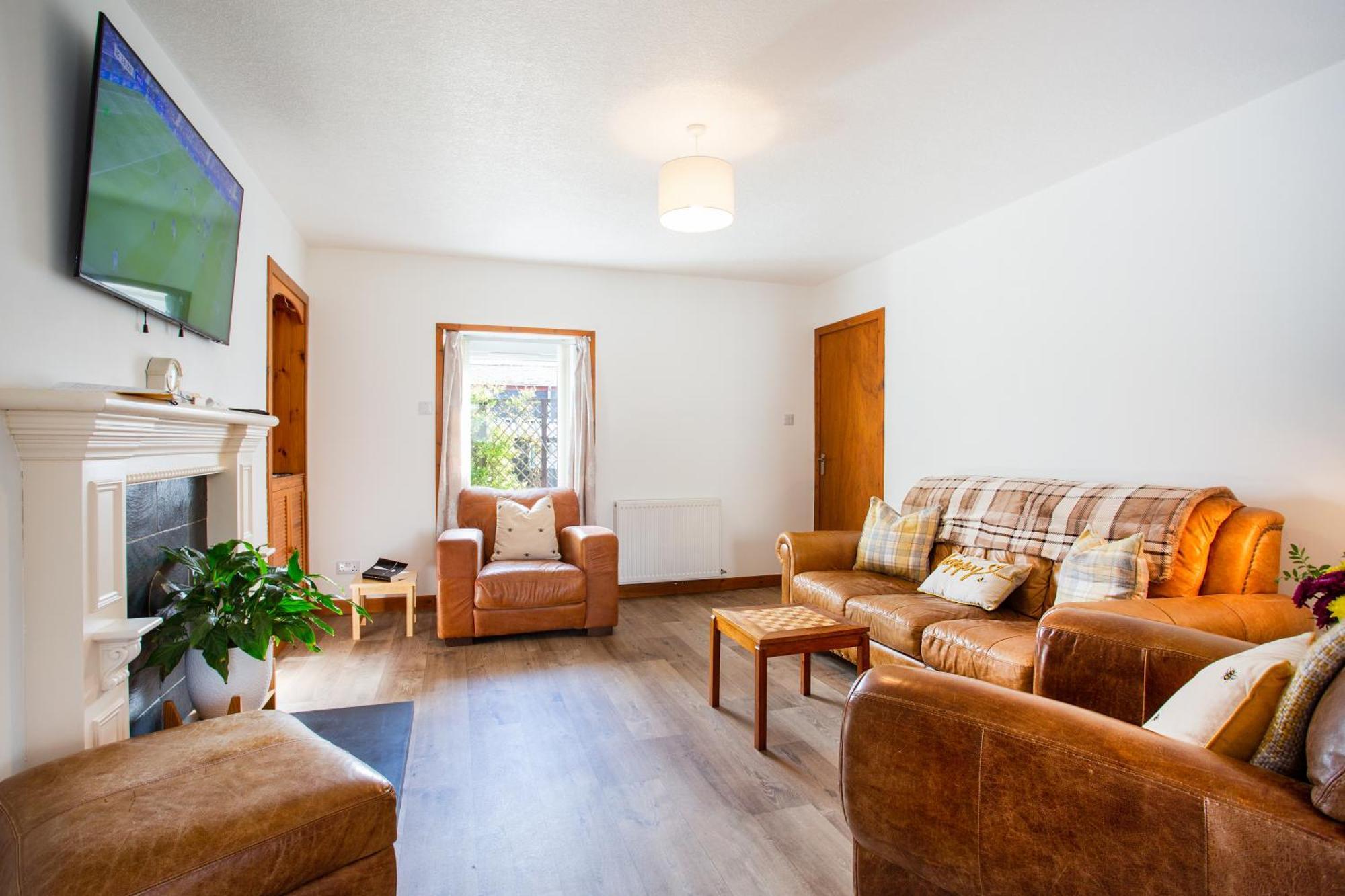Mike'S 3-Bedroom Countryside Cottage アルネス エクステリア 写真